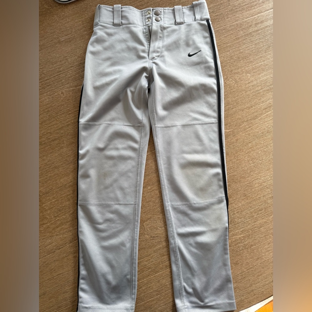 Boys Medium Baseball ⚾️ Pants Nike Light Gray